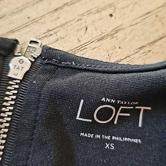 Loft lack peplum top size XS - Picture 2 of 4